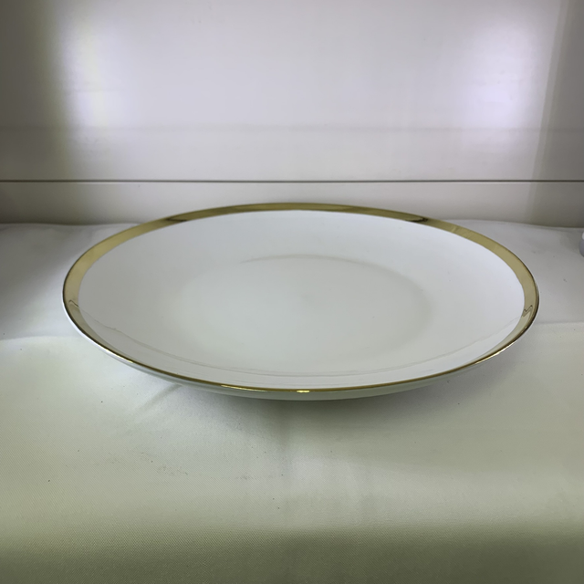 Assiette bordure doré 