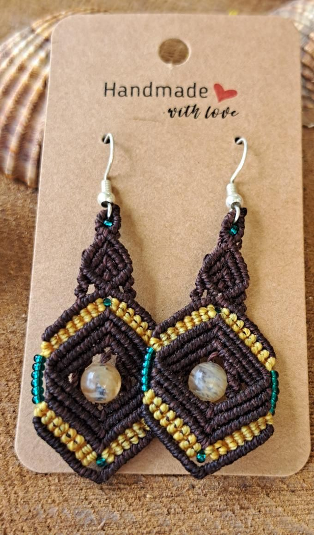 Boucles d'oreilles micro-macramé marrons