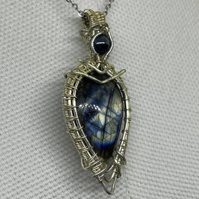 Woven Labradorite Anhänger
