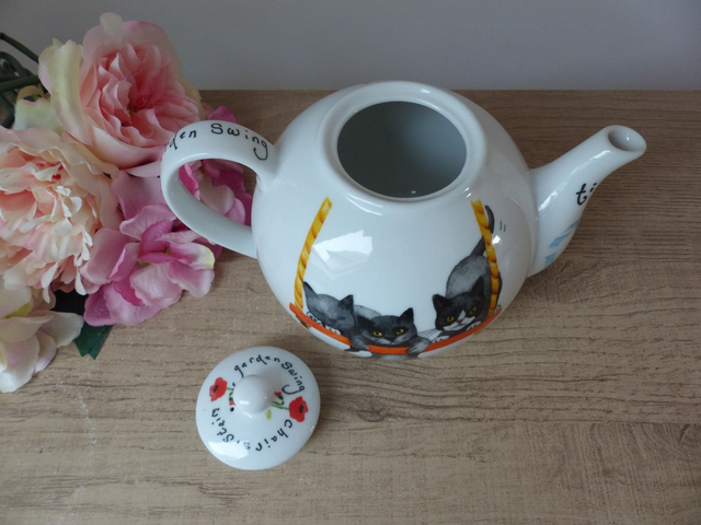Théière anglaise Garden Swing en porcelaine Bone China – décor chatons et coquelicots – cadeau pour amoureux des chats
