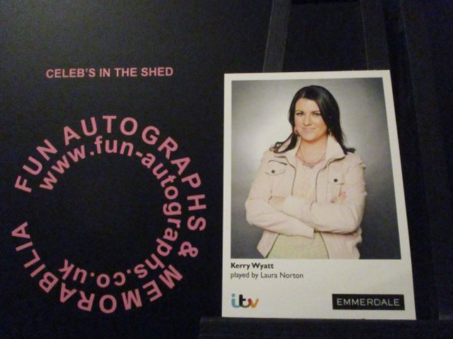 Laura Norton (Kerry Wyatt) Original Emmerdale Coloured Itv Logo Cast Card
