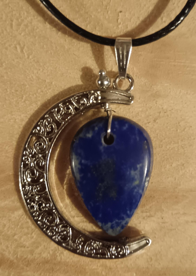 Croissant de lune et lapis lazuli (pendentif) 