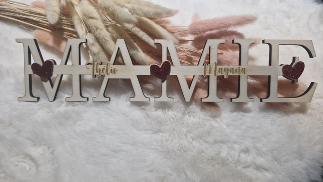 Mot en bois " MAMIE "