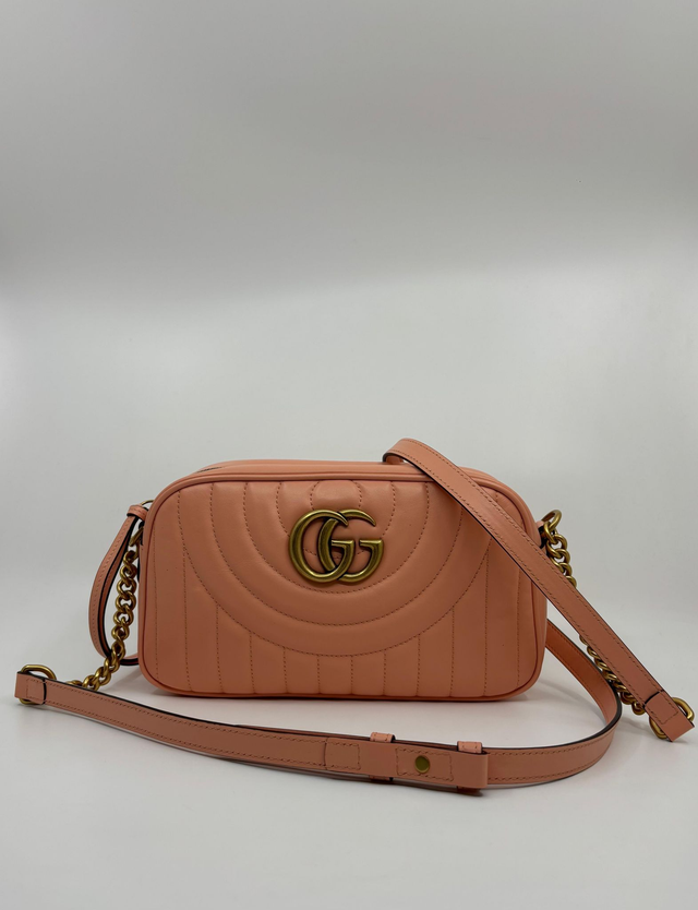 BOLSO GG MARMONT PIEL MATELASSÉ COLOR MELOCOTÓN GUCCI 