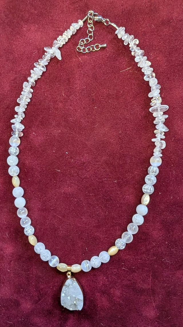 Collier Quartz, Jade blanche 