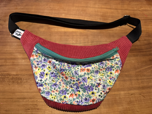 Carlota velours framboise et tissus fleuri