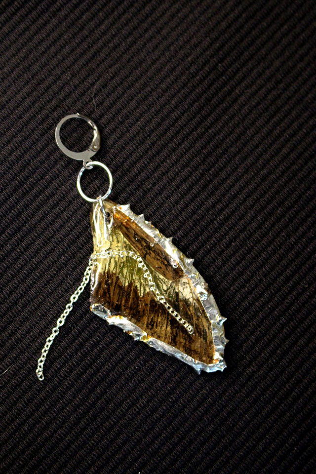 Monoboucle, spiky butterfly wings