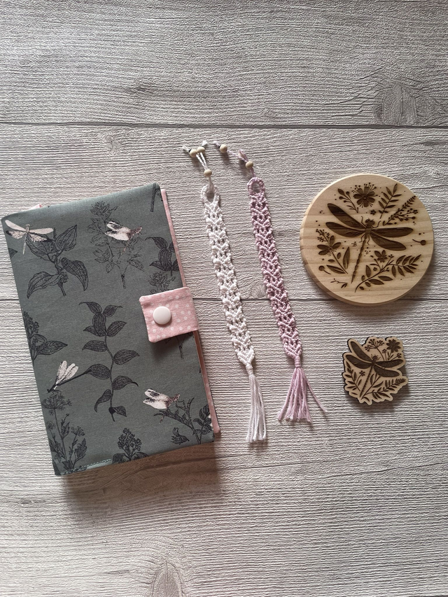 🌙Coffret Lecture "Secret de Lune" – Couvre-livre & Accessoires – Motif Libellule