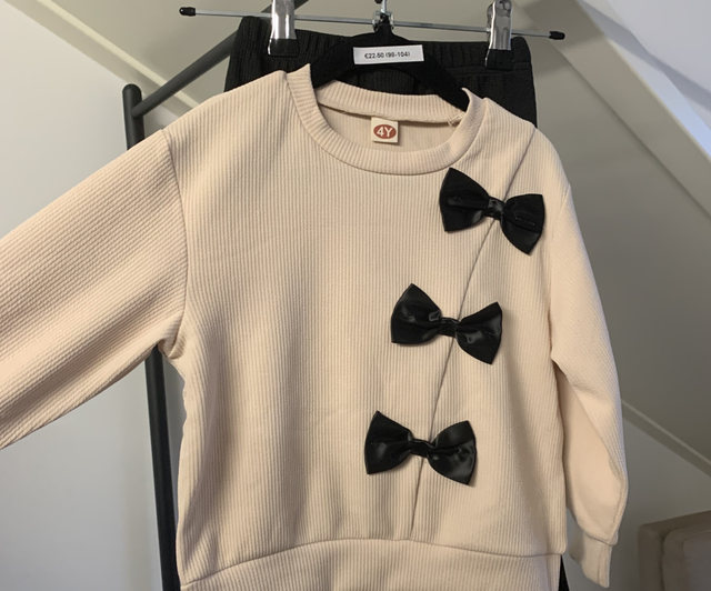 Set broek en trui beige met strikken 