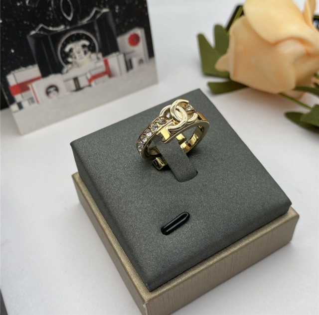 Bague CH