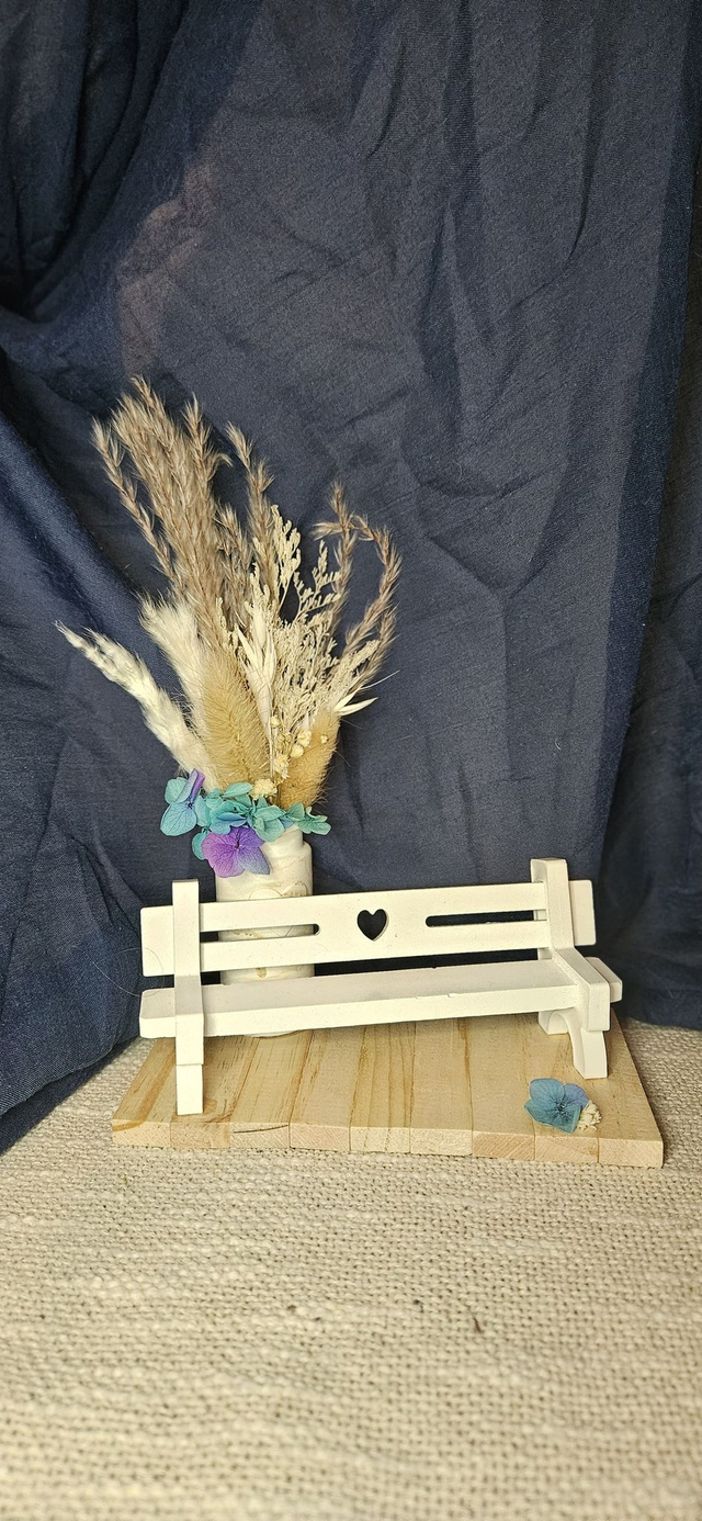 Le petit banc fleuri