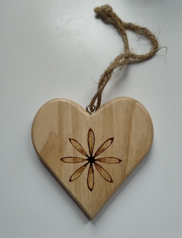 Medium hanging heart with geometric design 