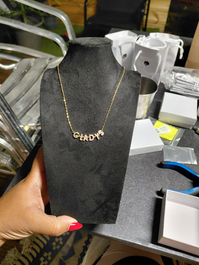 Collier Lettre / prénom doré 