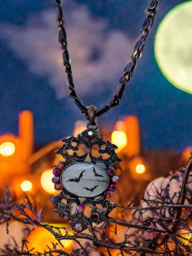 Collier &#039;Bat Mirror&#039;
