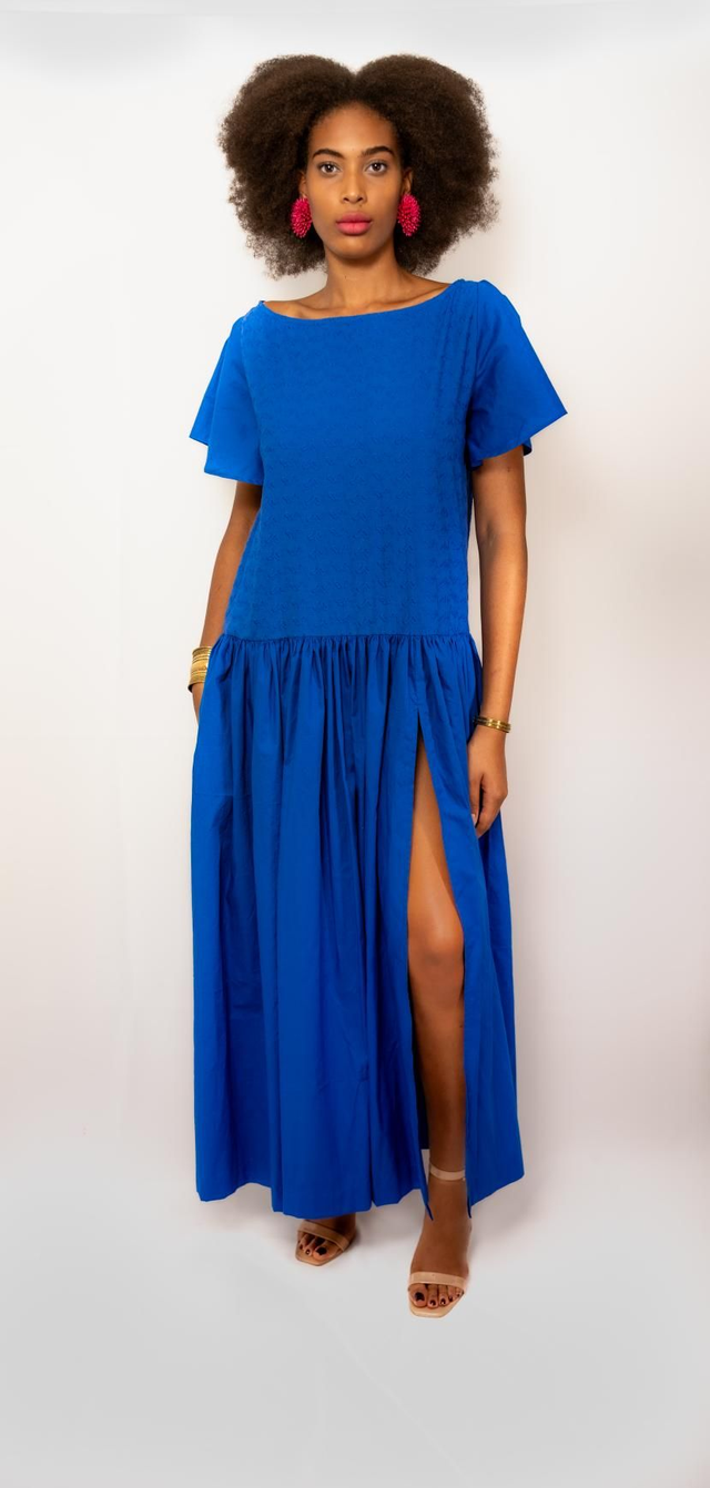 Robe longue  coton bleu roi en broderie anglaise et popeline unie