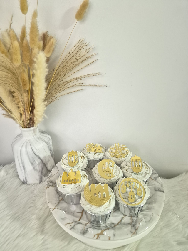 Lot de 8 Cupcake toppers Eid mubarak en acrylique or clair  