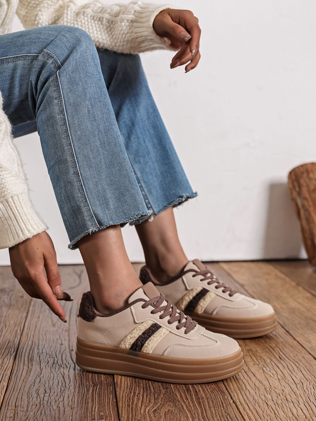 Sneaker met teddy khaki