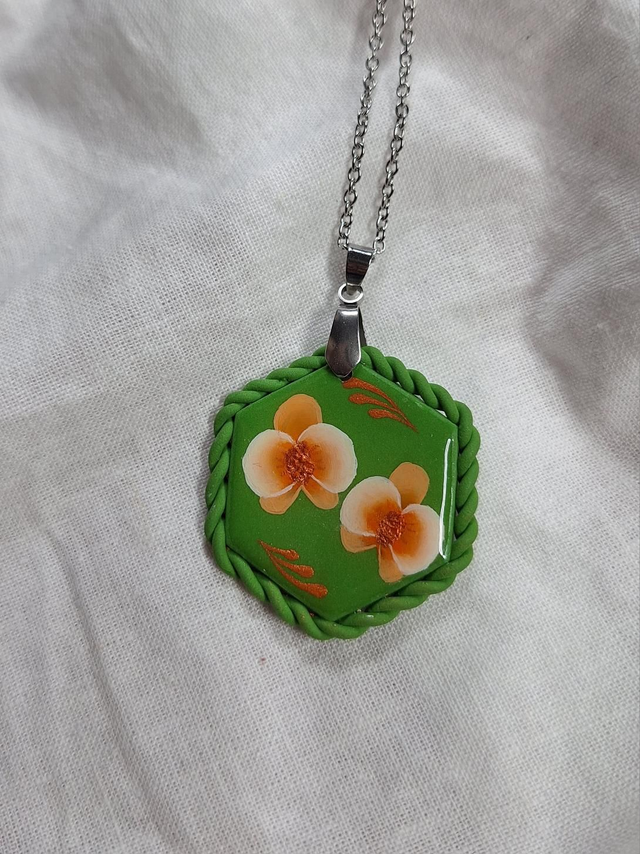 Pendentif Flora - Fleurs oranges (hexagone)