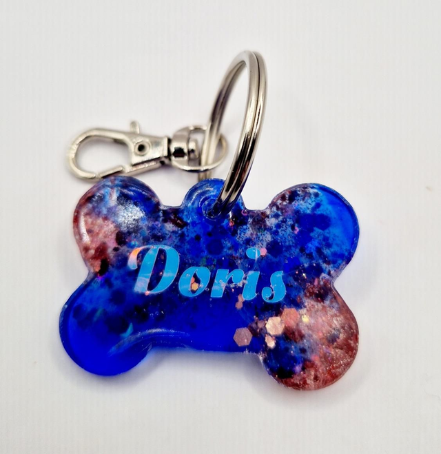 Glitter resin tag