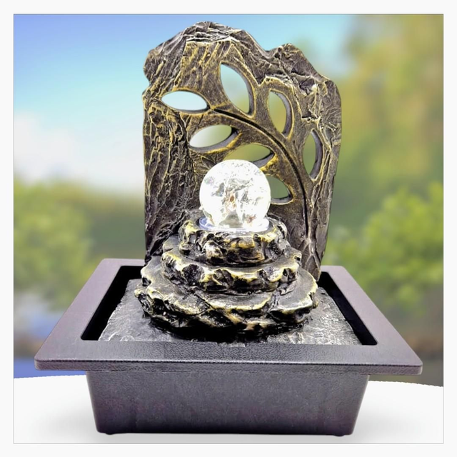 "Méditation feuille" - Fontaine en résine 29 cm 