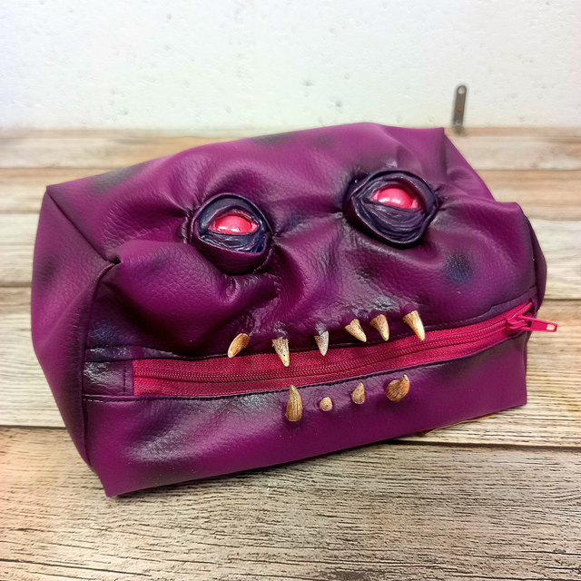 Trousse - monstre violet