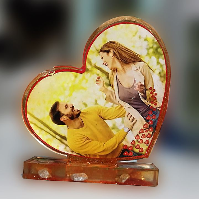 CRISTALLO CHIMICO  (RESINA) CUORE  CM 9X10 COMPOSTO DA 2 ELEMENTI cod B