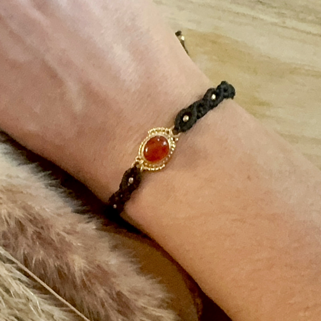 Solaire - Bracelet micro-macramé et cornaline / Collection Céleste