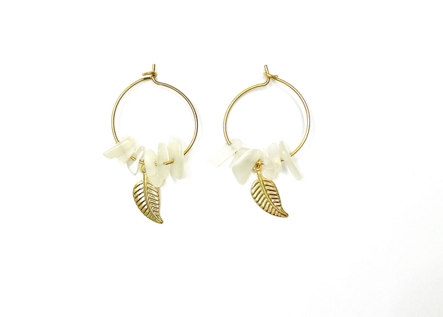 Créoles fines pierre de lune chips