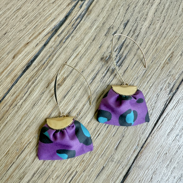 Boucles d&#039;oreilles -  LONGUES LÉOPARD - prune et turquoise