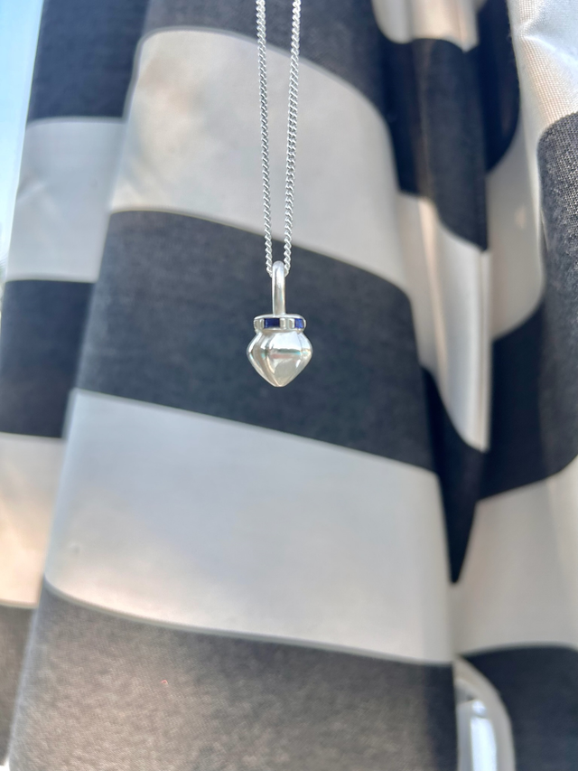 Jewelled Rosa Pendant Silver