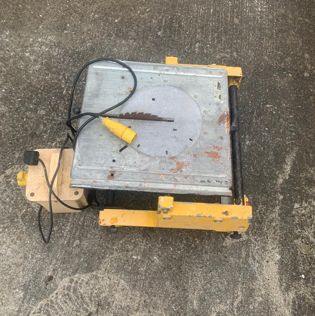 Sold - Electric Wood Saw - Spares or Repairs - EWS01