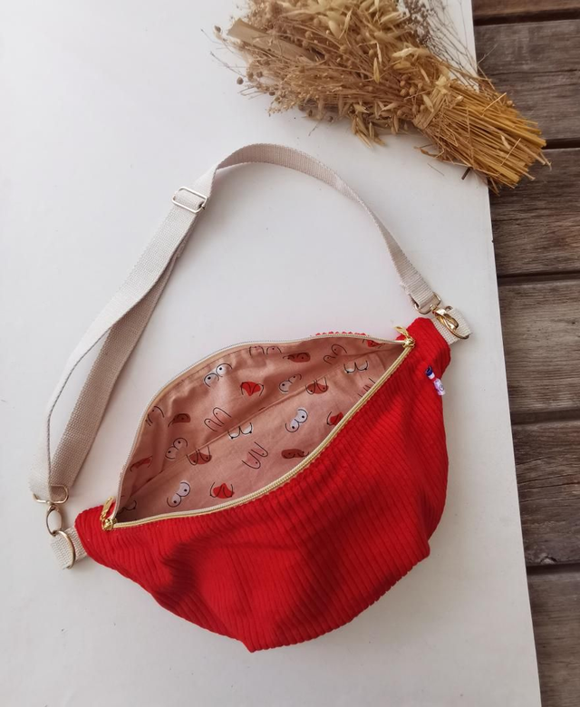 Banane LOUISE velour rouge 