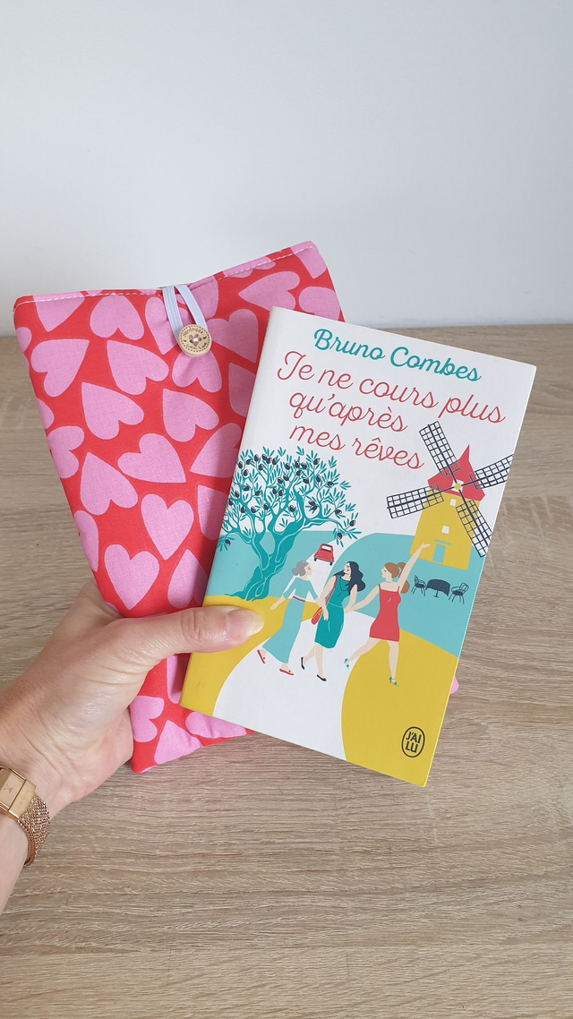 Pochette/ couvre livre grands cœurs rose