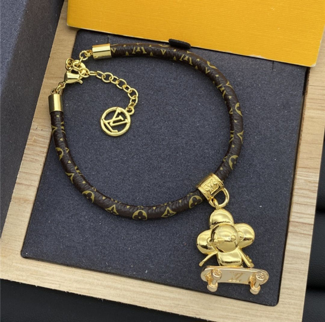 Bracelets LV avec coffret 