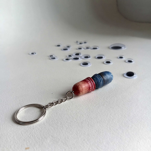 Porte clés champignon rouge et bleu