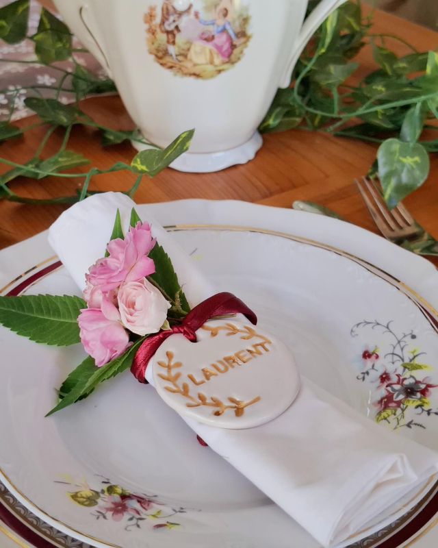 Médaillon en céramique personnalisé – Pour mariage ou déco de sapin de Noël