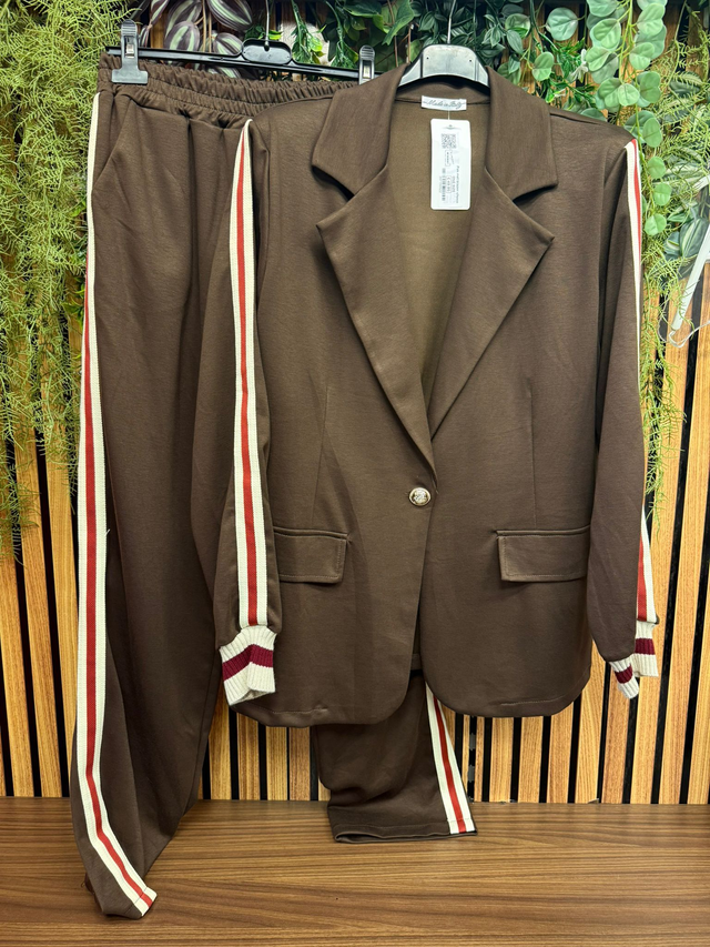 Pak met blazer choco
