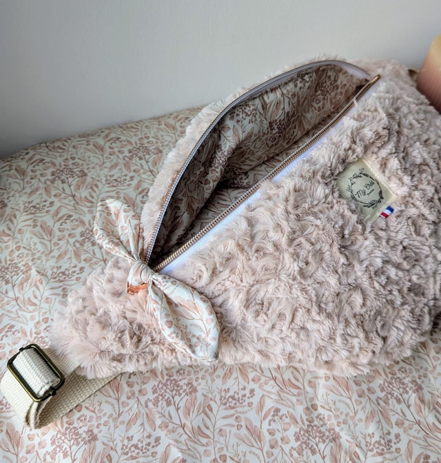 Sac banane Winter Bear 🐻 rose