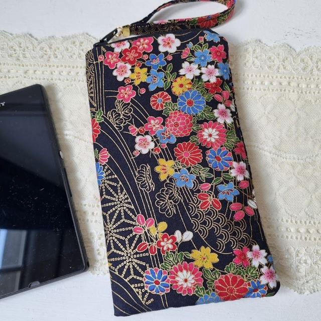 Etui zippé pour smartphone &quot;Meiko&quot; fond noir