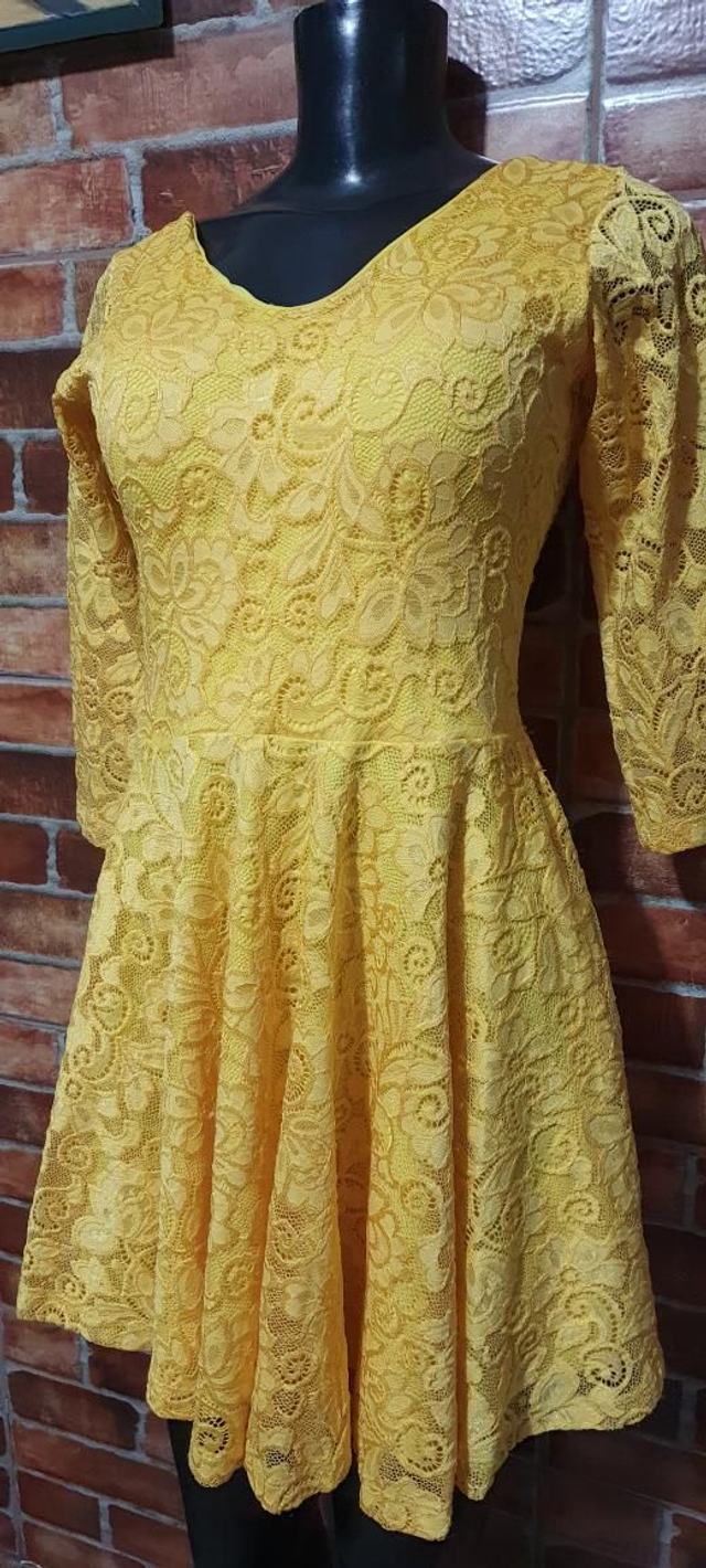 Vestido Amarelo de renda, T/M