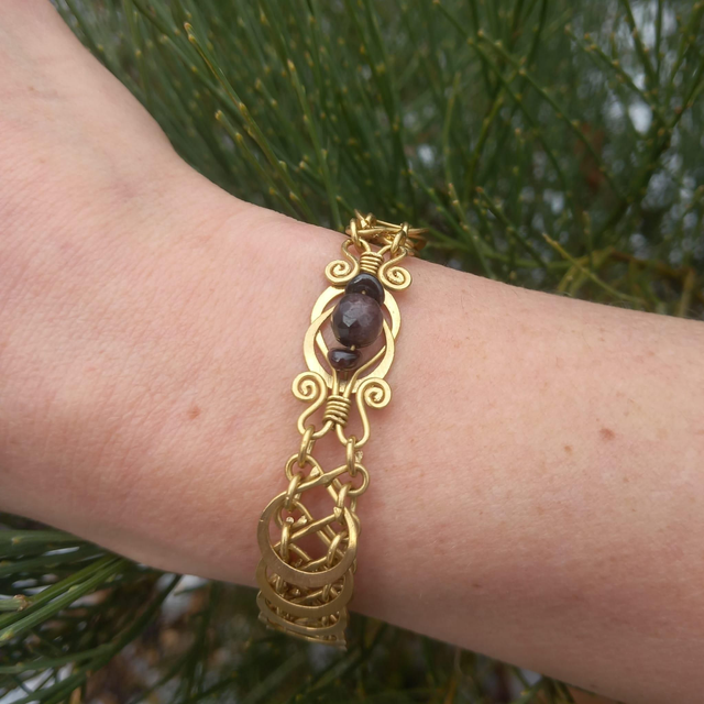 Bracelet 7 Laiton &amp; grenat