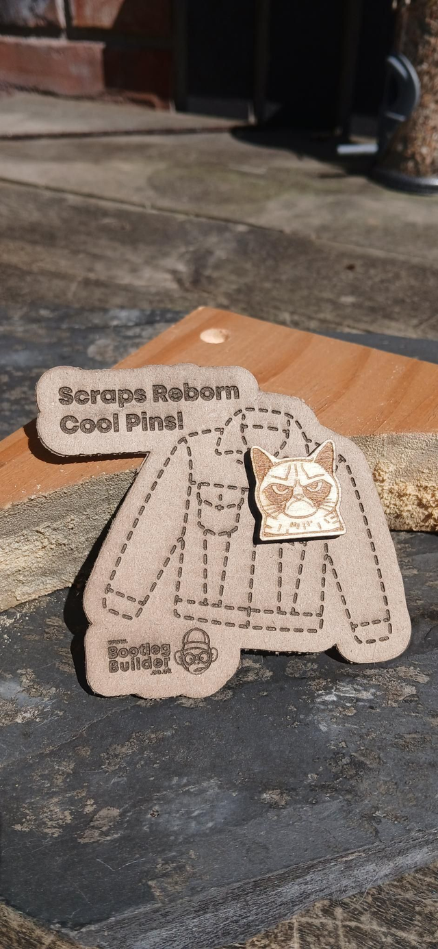 Pin Badge Grumpy Cat