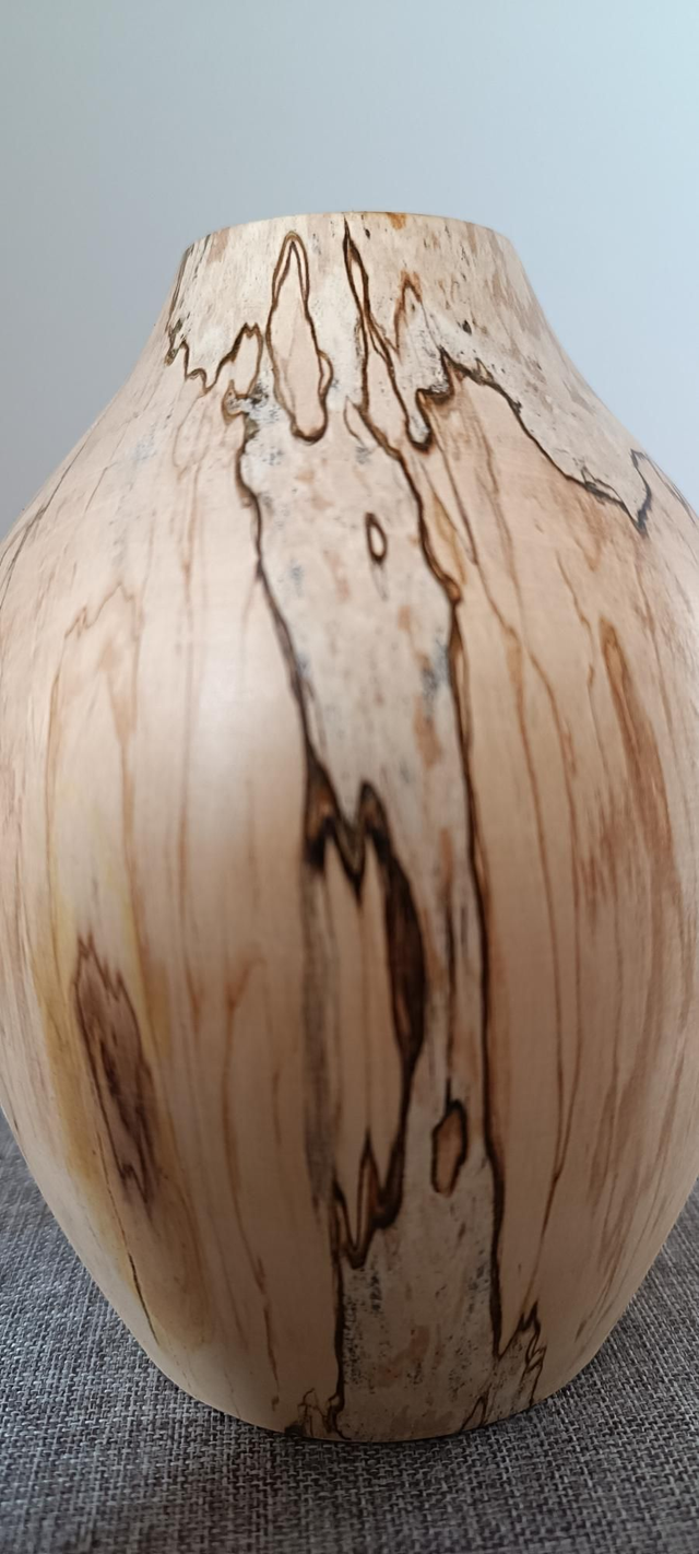 Vase en hêtre échauffé
