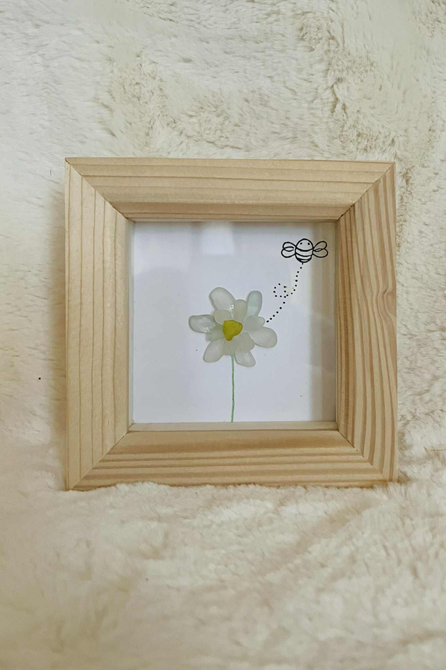 Sea Glass Daisy Frame
