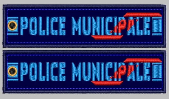 Porte-clés brodé P M