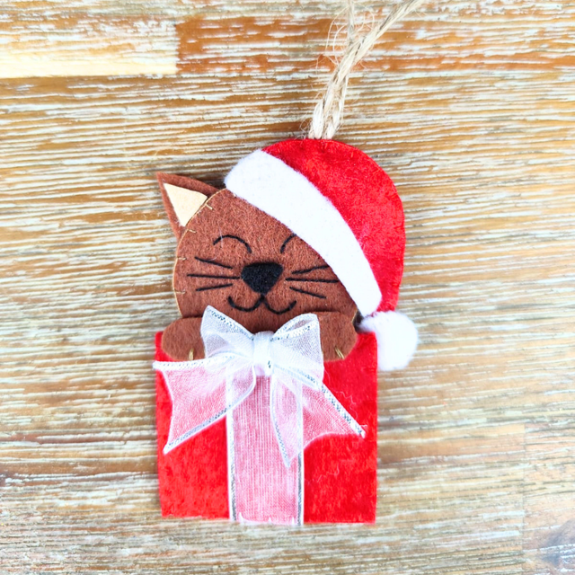 Suspension Chat &amp; Cadeau (chat marron)