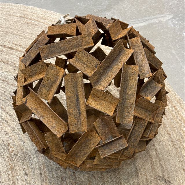 Jernskulptur Ø50  (genbrug) Af Thomas Holst