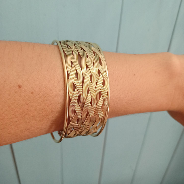Brazalete ajustable acero dorado