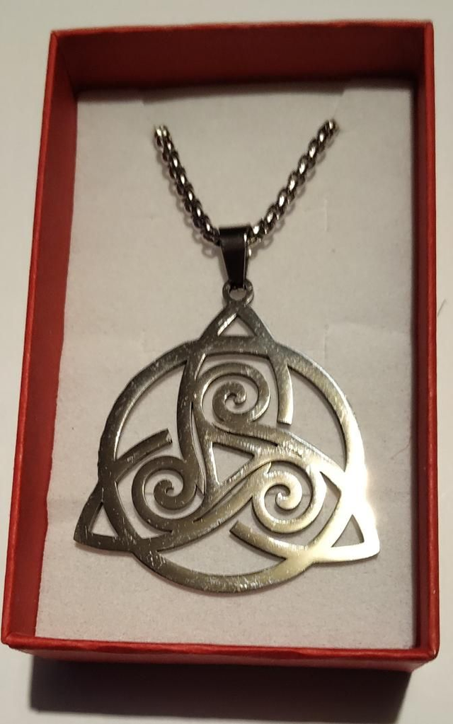 Tibetan Silver Viking Celtic Knot Triskelion Pendant Necklace.