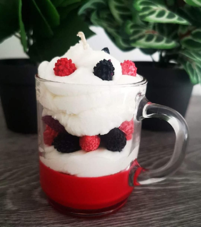 BOUGIE GOURMANDE " FRAMBOISE-MYRTILLE " 